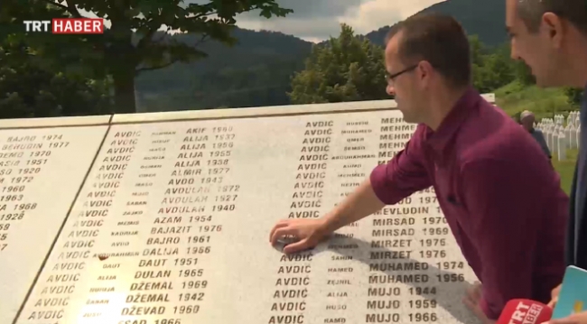 Srebrenitsa'dan sağ kurtulan Bosnalı Nedzad, yaşadıklarını TRT Haber'e anlattı